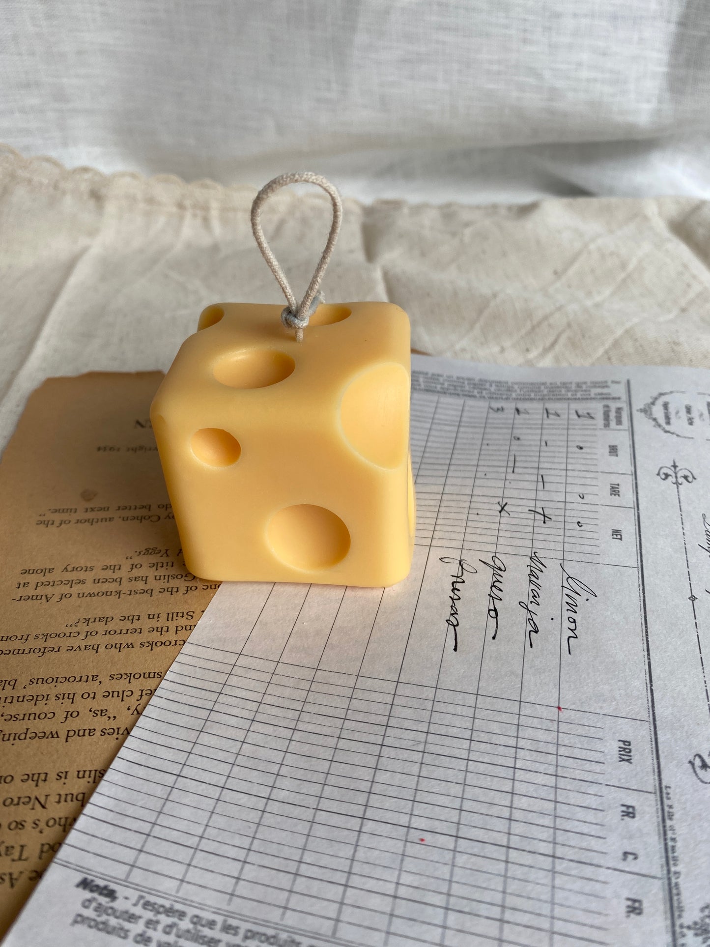 Sueño con Queso Cheese Candle