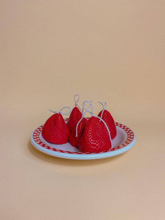 Fresas en el Cielo (Strawberry Candle) // Strawberry Candle // Cute Candle Gift